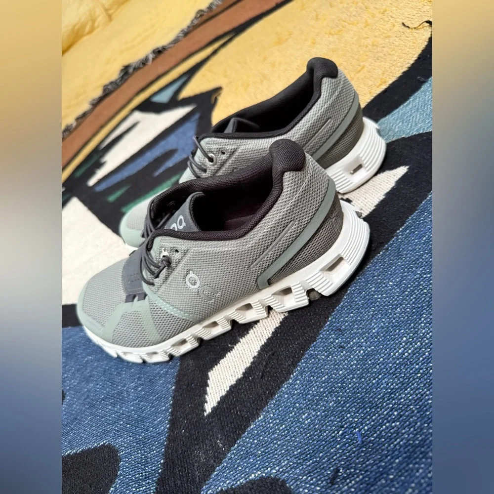 On Running Cloud Shoes 6 - Picture 2 of 4